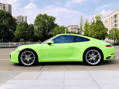 Green gloss candy wrap install on porsche